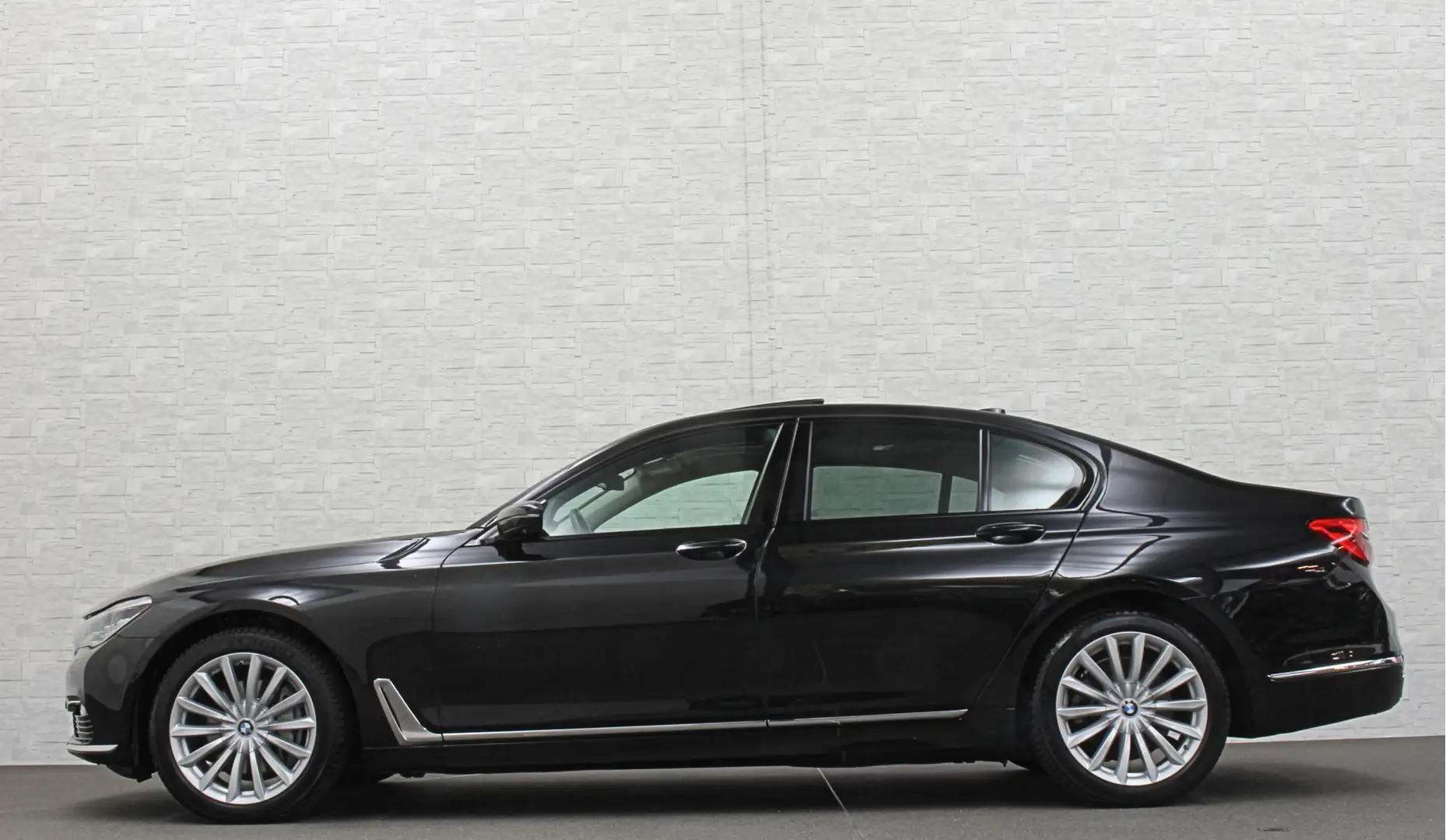 BMW 730 7-serie 730d xDrive | Schuifdak | Massage | 360 Ca Zwart - 2