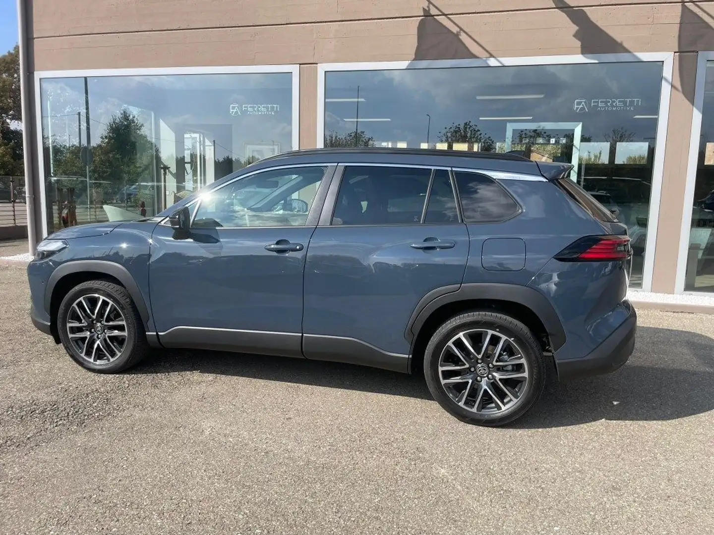 Toyota Corolla Cross 1.8 Hybrid 140 CV E-CVT MY26 Weiß - 2