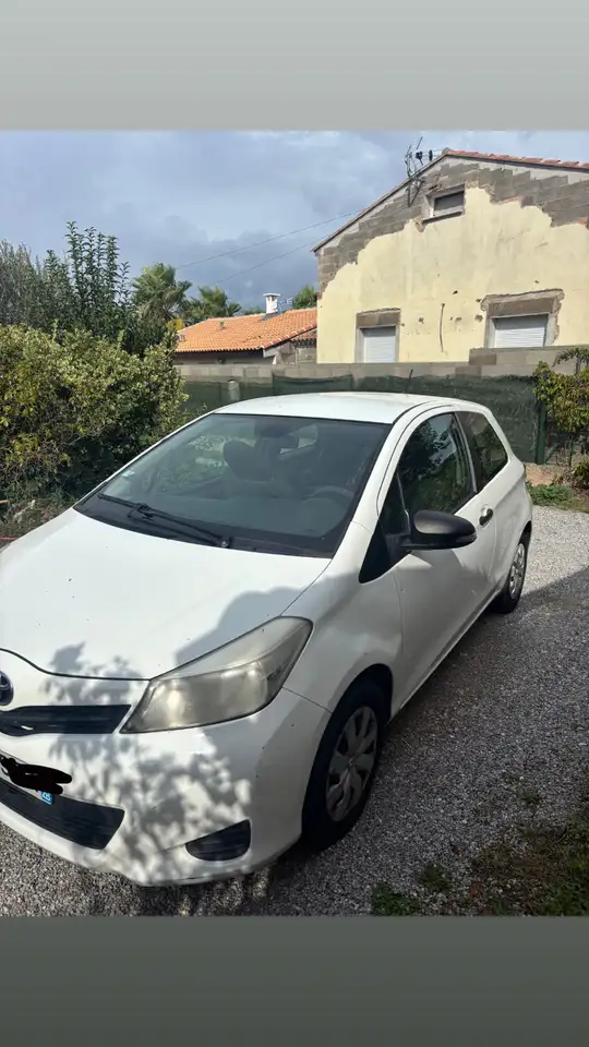 Toyota Yaris Yaris — photo 2