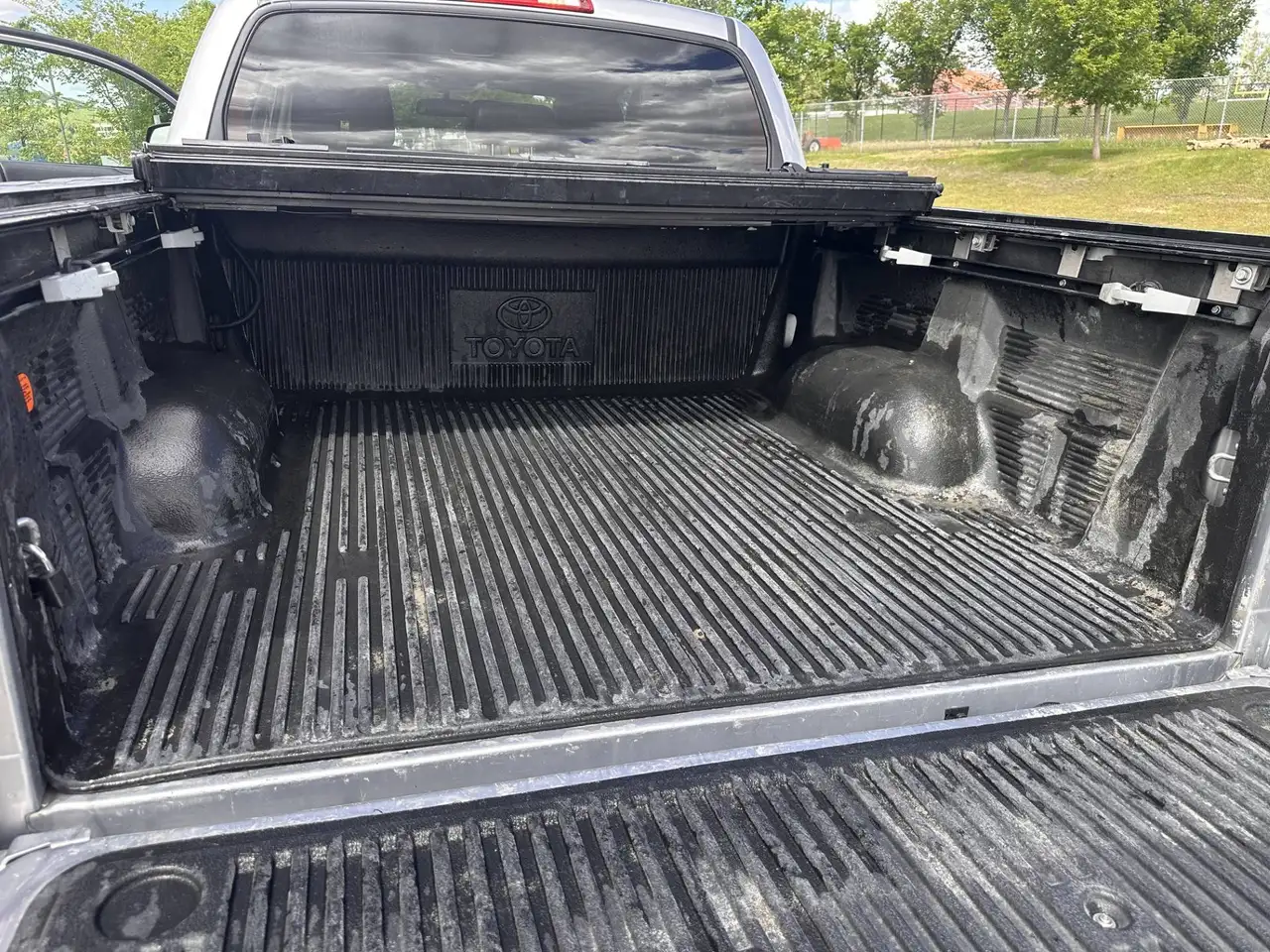 Toyota Tundra снимка Toyota Tundra