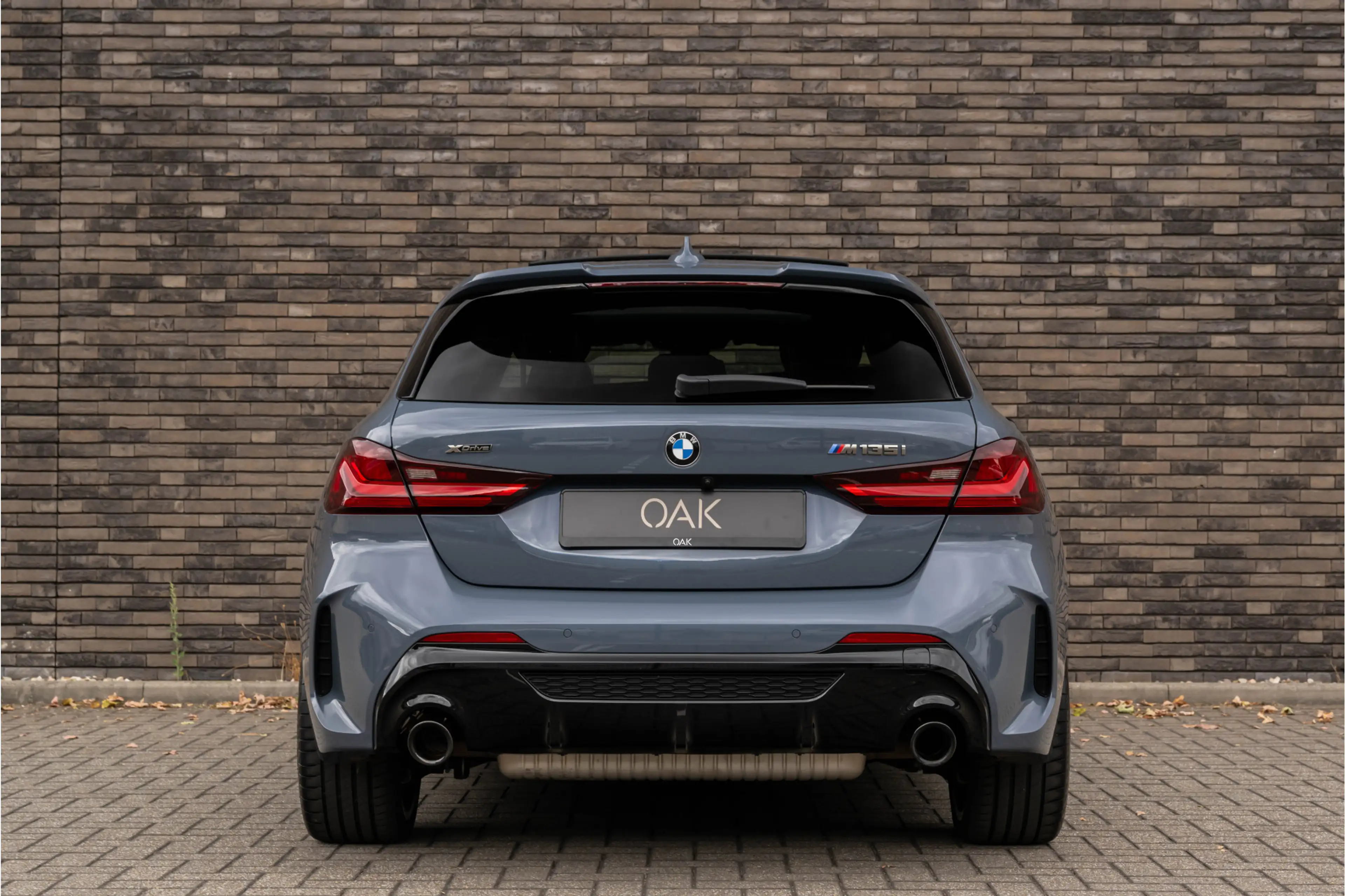 BMW 135 1-serie M135i xDrive | Live Cockpit | Panorama | L — photo 11