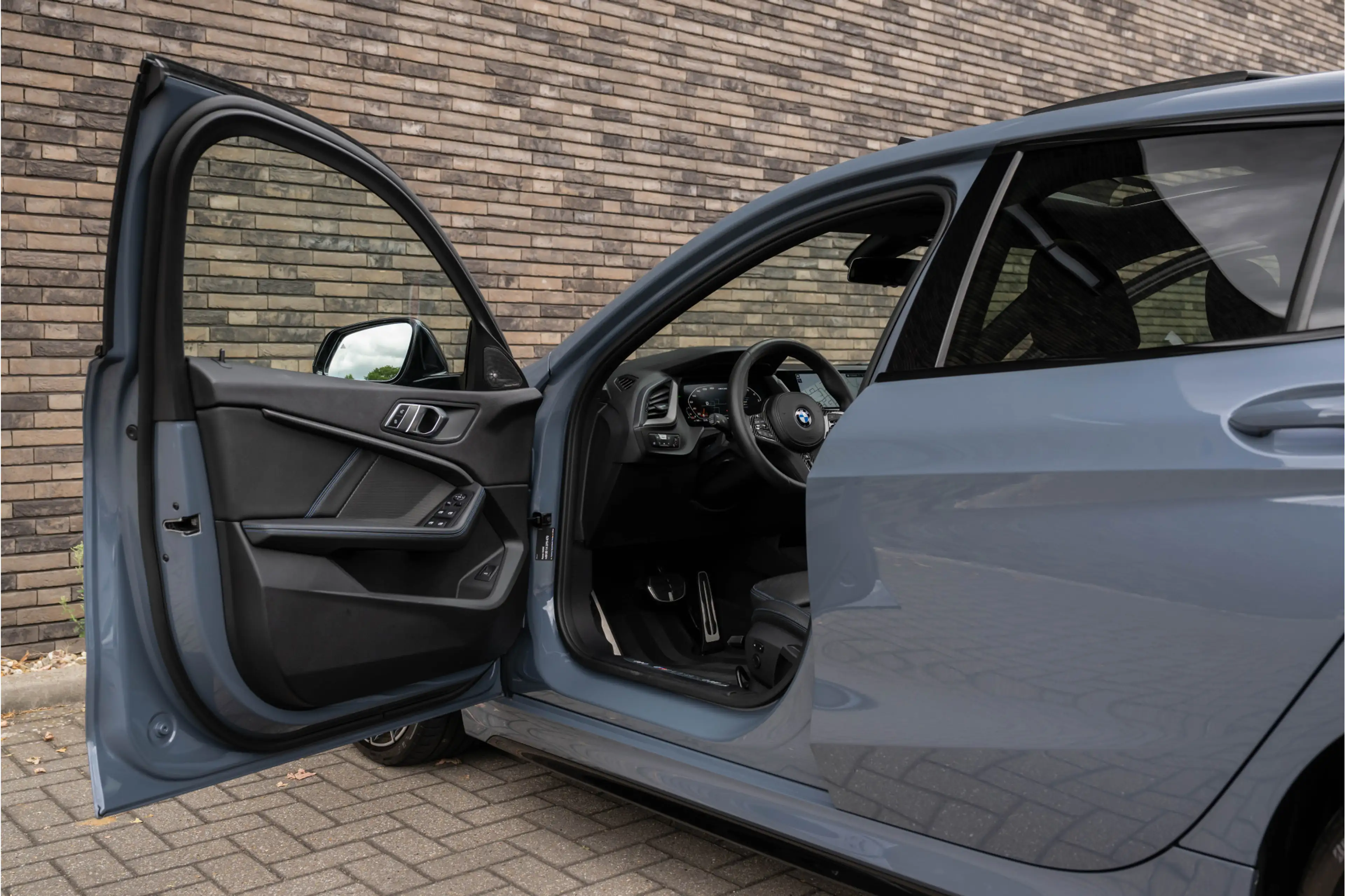 BMW 135 1-serie M135i xDrive | Live Cockpit | Panorama | L — photo 18