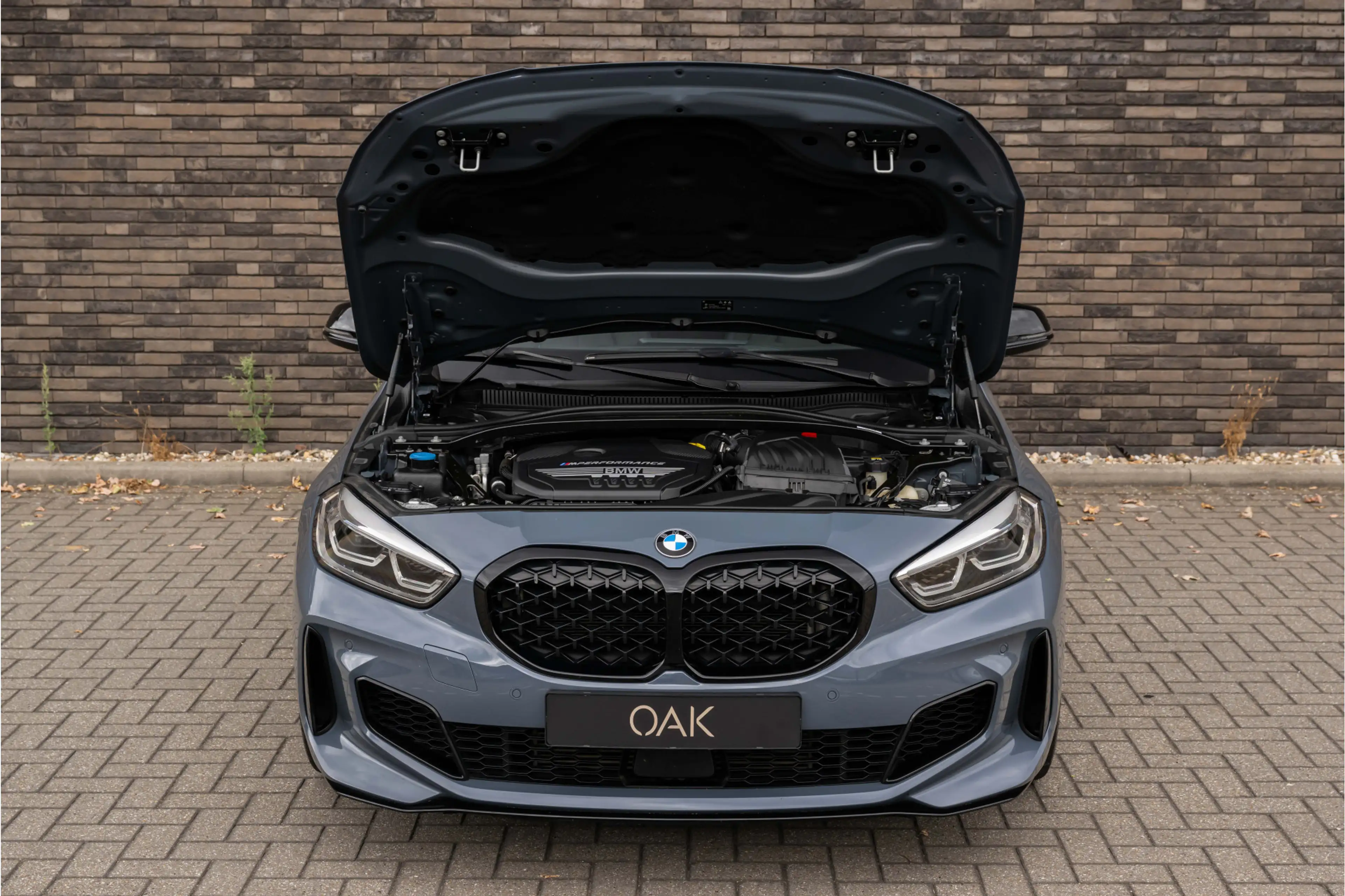 BMW 135 1-serie M135i xDrive | Live Cockpit | Panorama | L — photo 9
