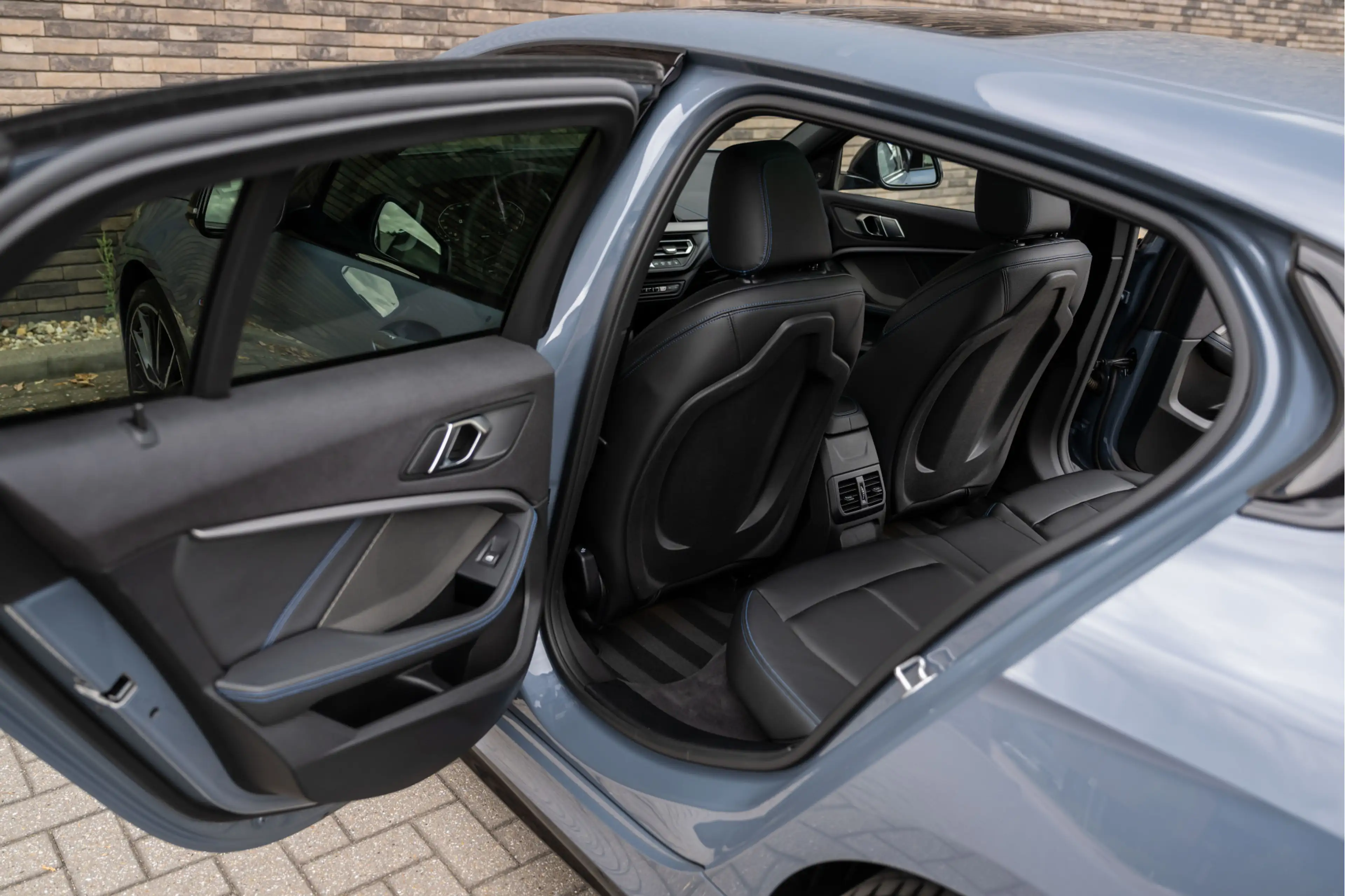 BMW 135 1-serie M135i xDrive | Live Cockpit | Panorama | L — photo 36