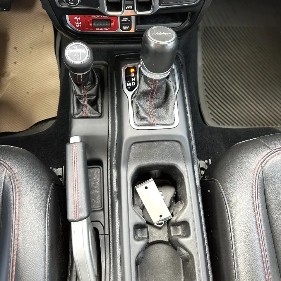 Jeep Gladiator снимка Jeep Gladiator
