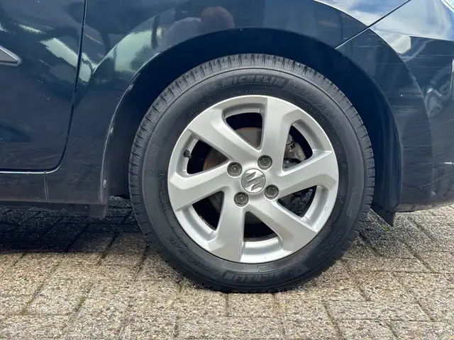 Suzuki Celerio view 3