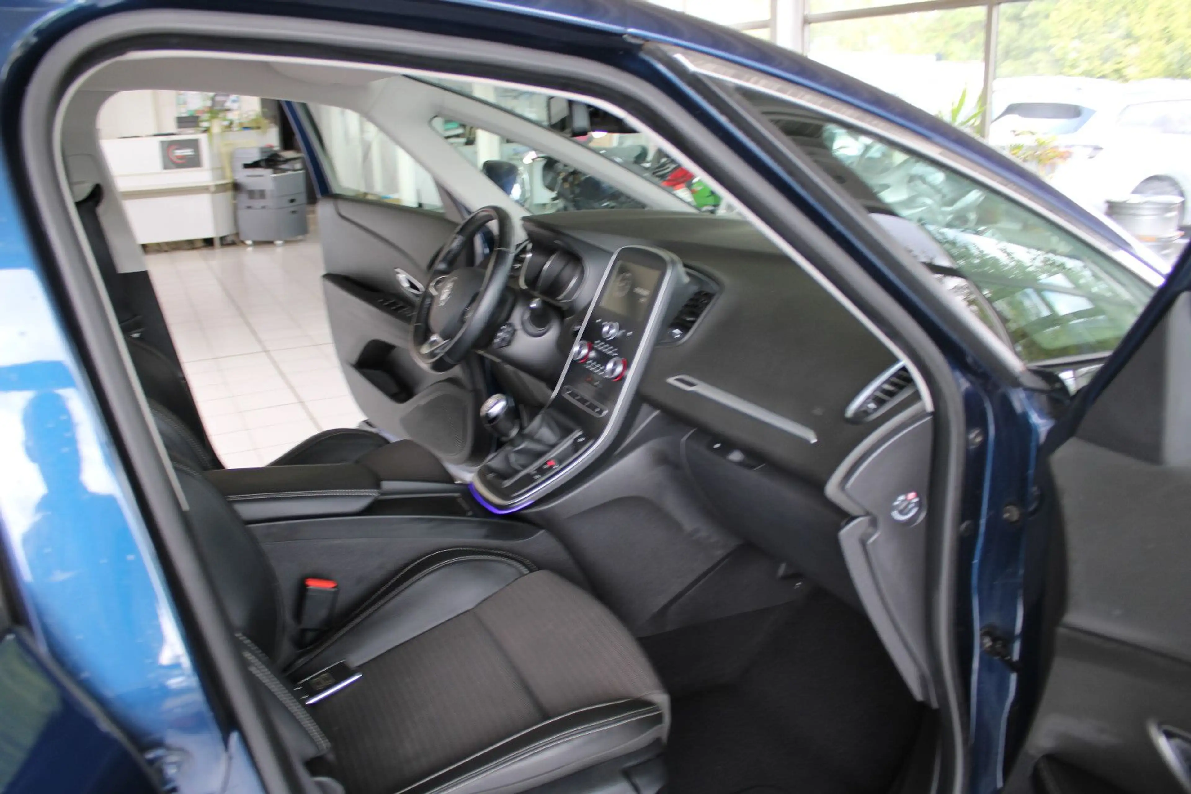 Renault Scenic IV KLIMA SITZHEIZUNG PDC TEMPOMAT — photo 12