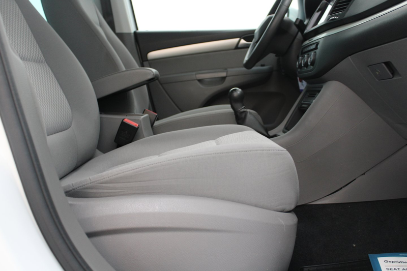 SEAT Alhambra Business TDI — photo 12
