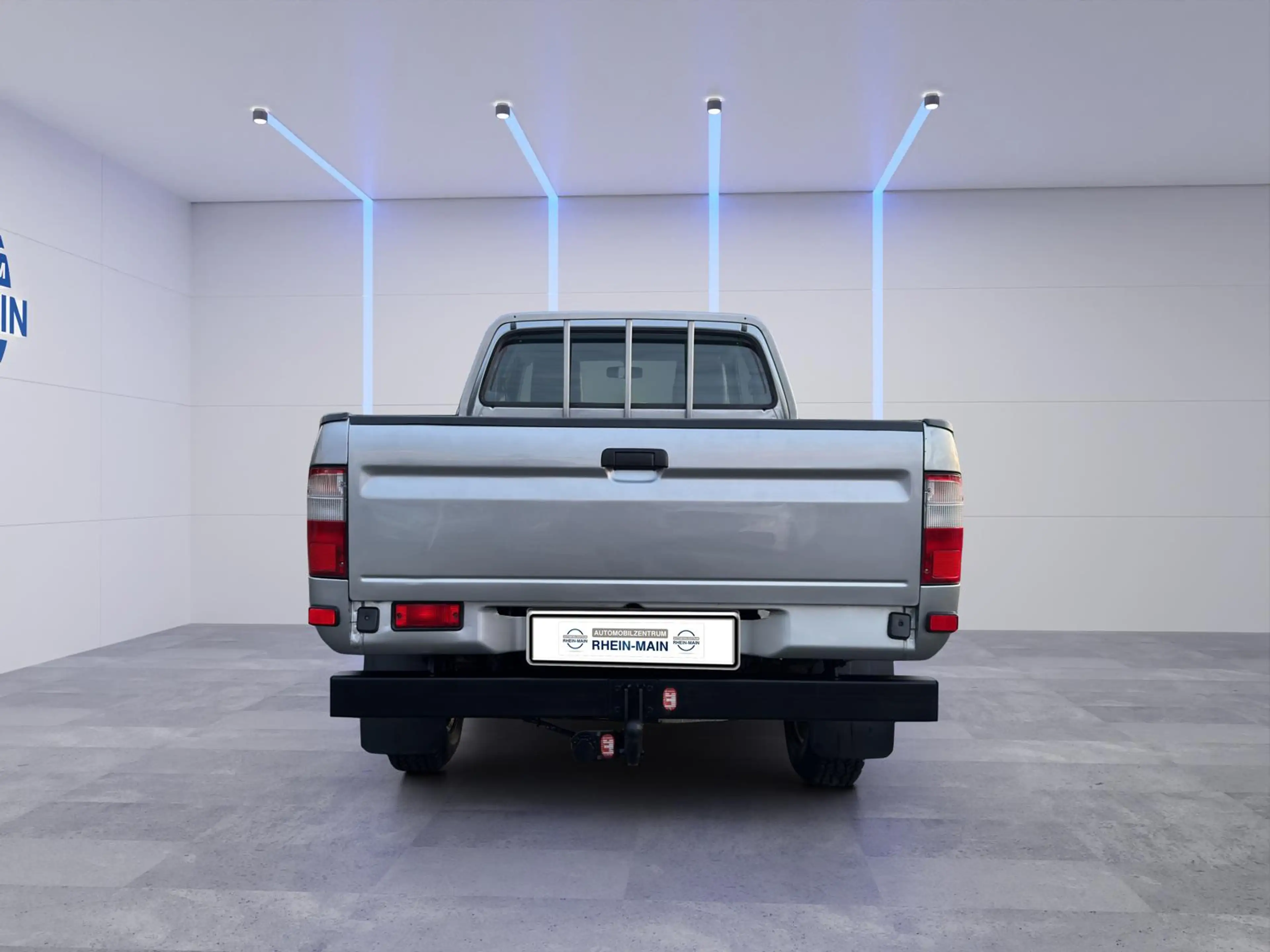 Toyota Hilux Xtra Cab4x4 Nur 25tsd. km! TOYOTA-Historie! DIFF L — photo 4