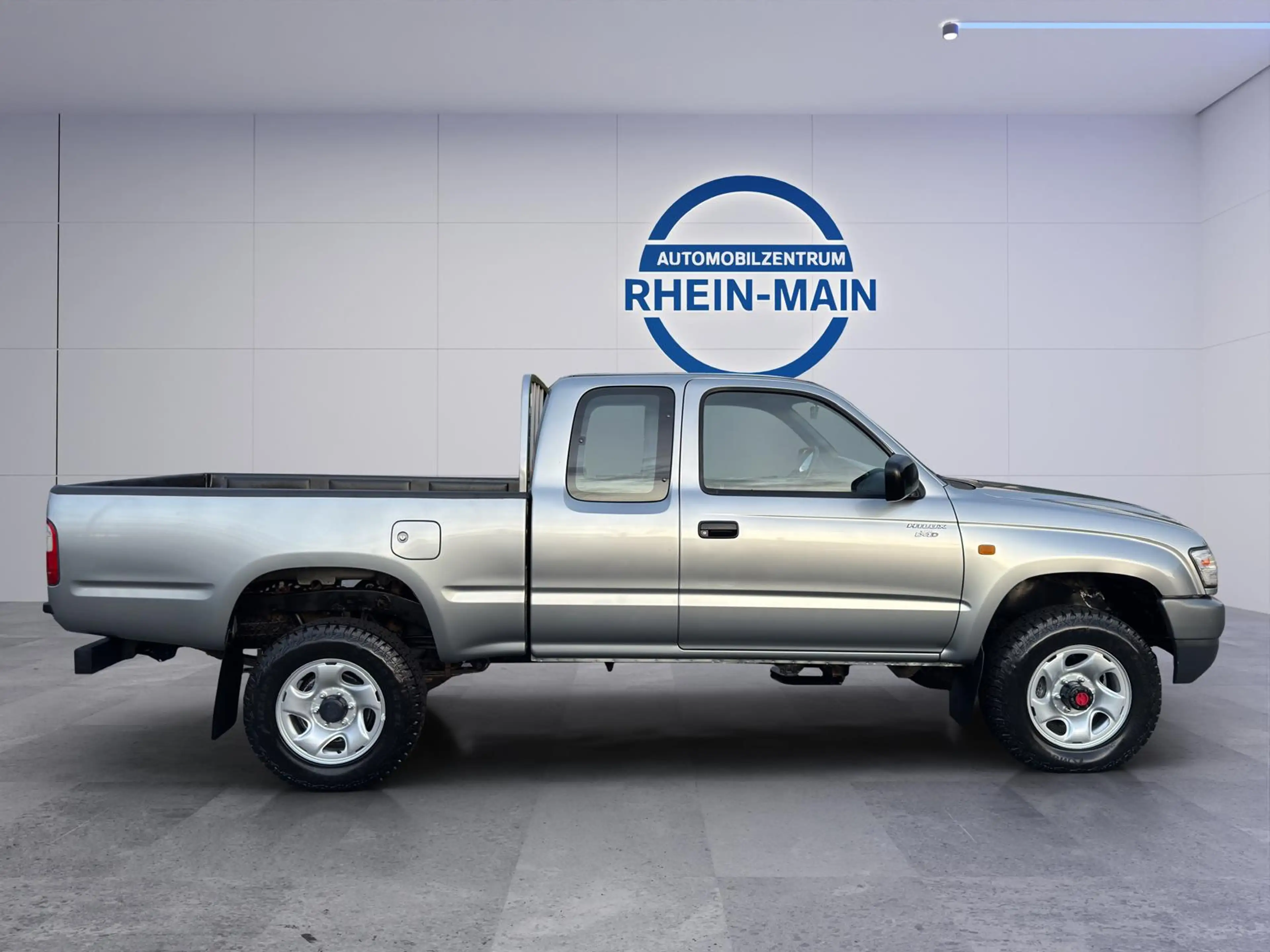 Toyota Hilux Xtra Cab4x4 Nur 25tsd. km! TOYOTA-Historie! DIFF L — photo 6