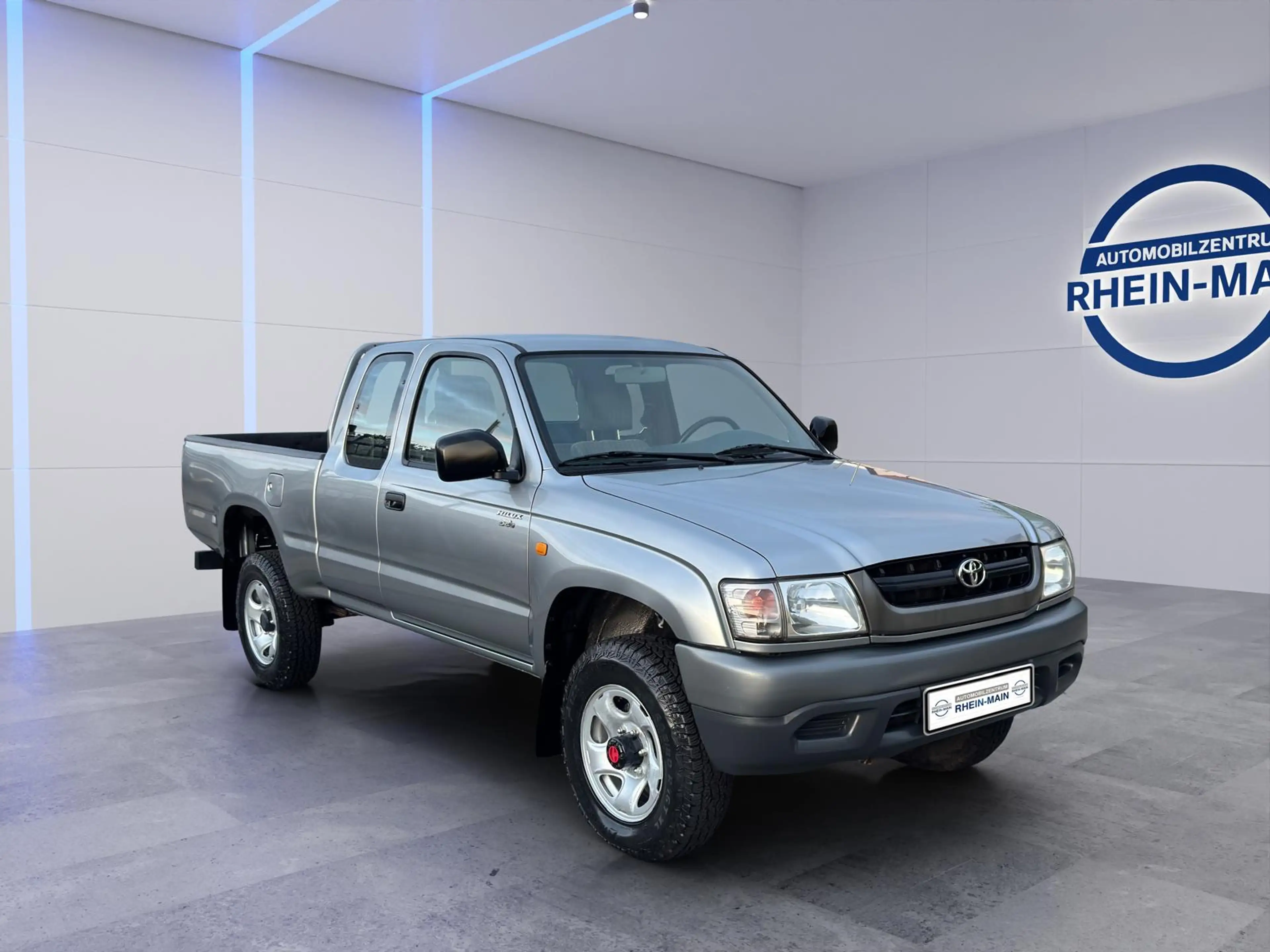 Toyota Hilux Xtra Cab4x4 Nur 25tsd. km! TOYOTA-Historie! DIFF L — photo 7