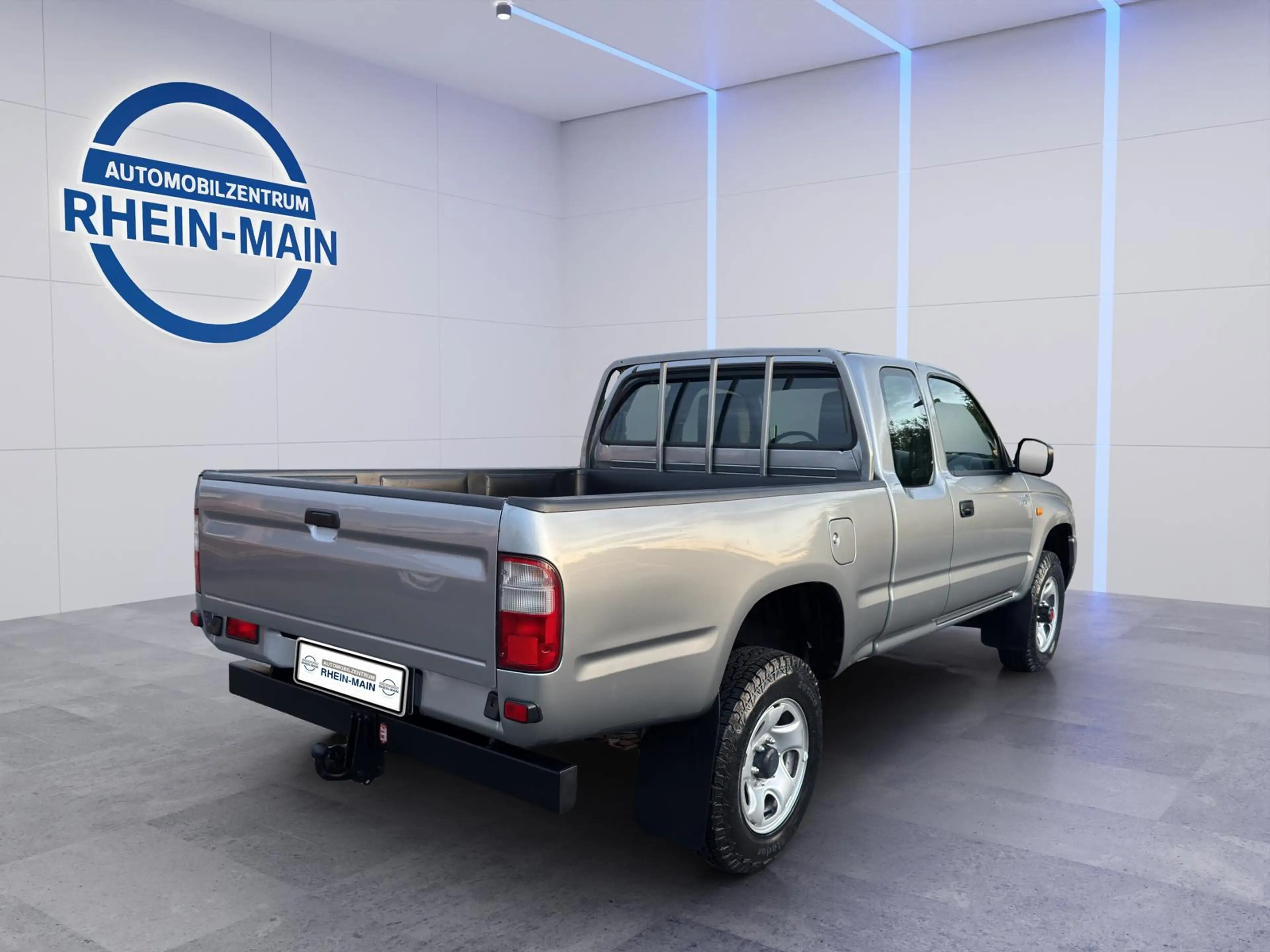 Toyota Hilux Xtra Cab4x4 Nur 25tsd. km! TOYOTA-Historie! DIFF L — photo 5