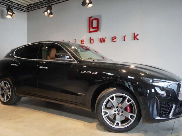 Imagine Maserati Levante Q4 Diesel GranSport-U-frei-Scheckheft gepflegt-Top
