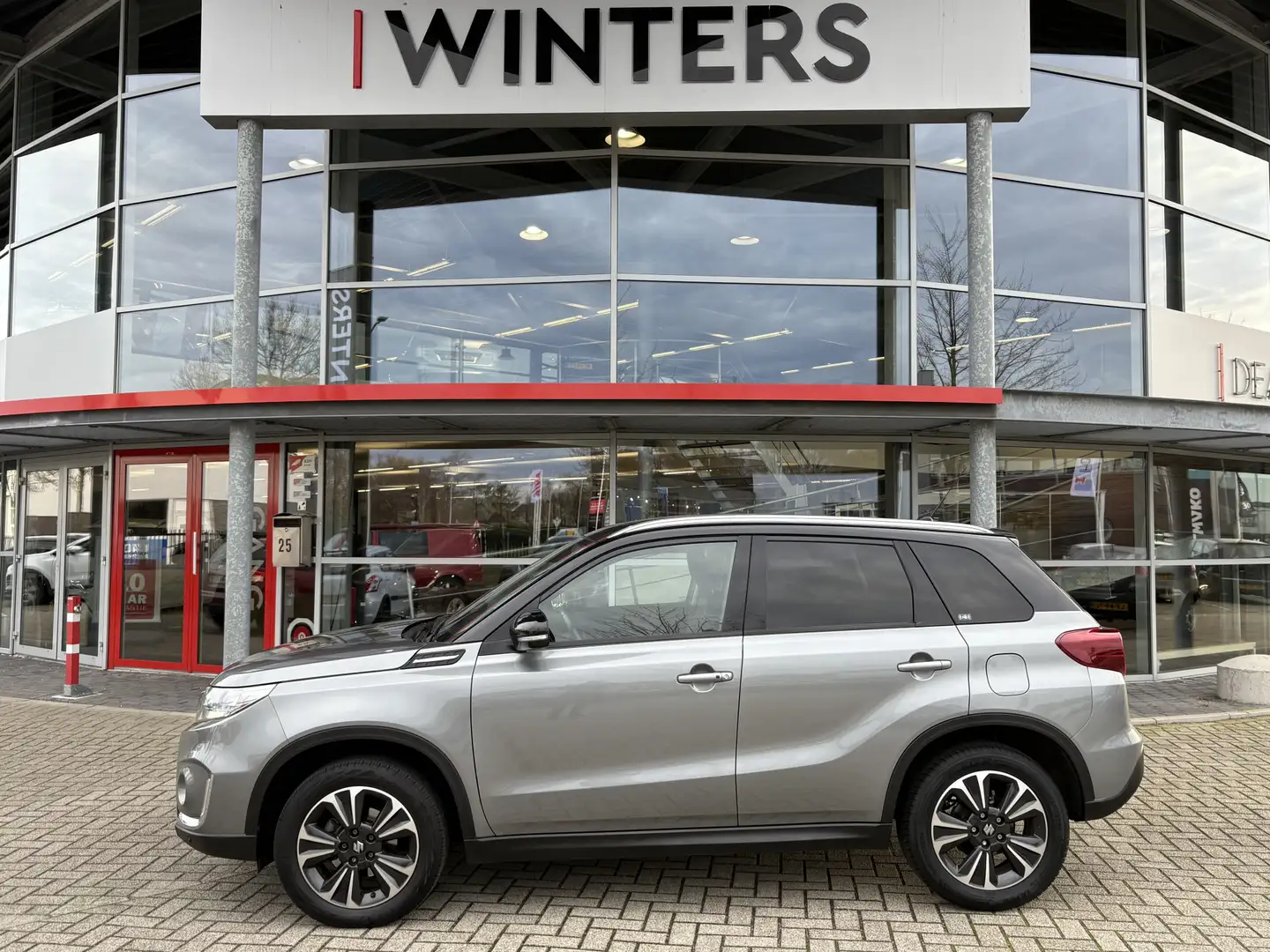 Suzuki Vitara 1.4 Boosterjet Style Smart Hybrid | Navigatie | Ca Grigio - 2