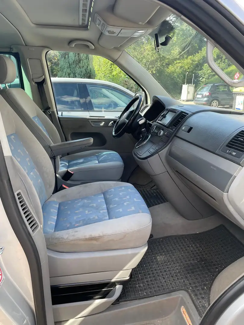 Volkswagen T5 Multivan Multivan Family 2,5 TDI Tiptronic D-PF Family Silber - 2