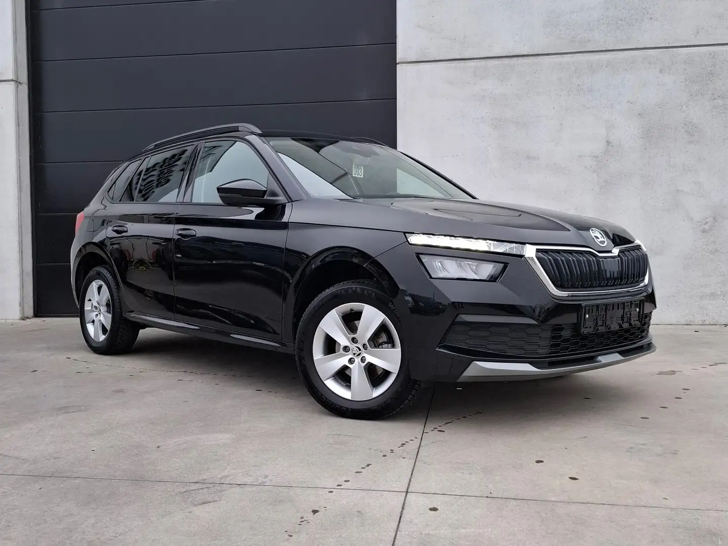Skoda Kamiq 1.0 TSI Ambition DSG Noir - 1
