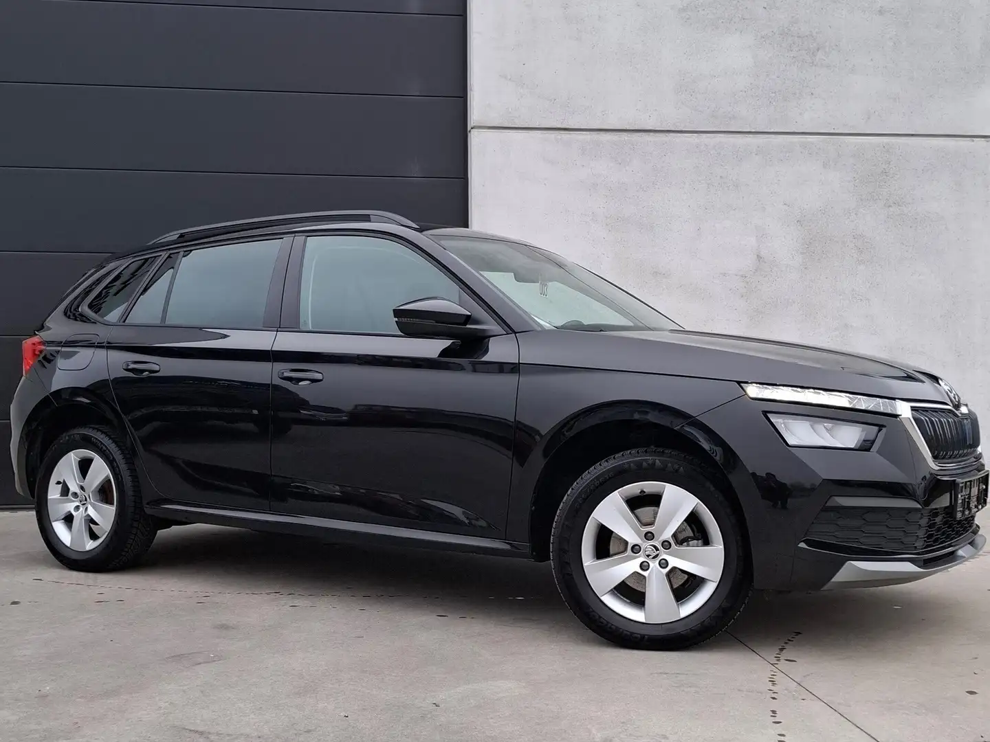 Skoda Kamiq 1.0 TSI Ambition DSG Noir - 2