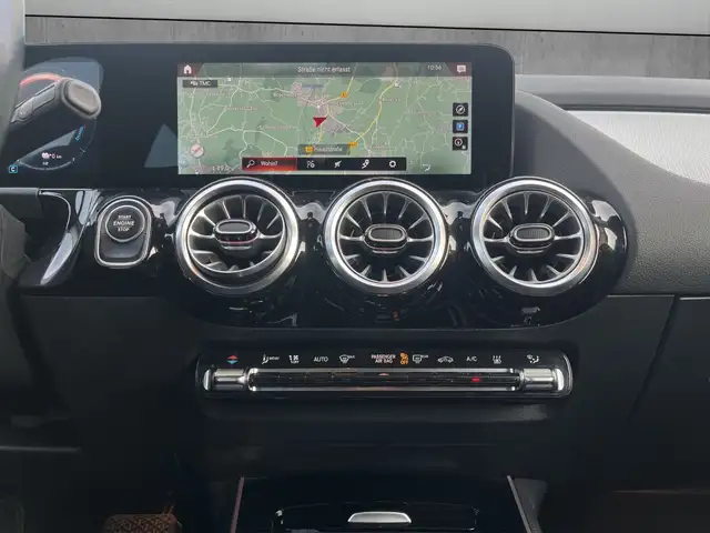 Mercedes-Benz 250 view 15