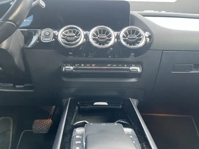 Mercedes-Benz 250 view 14