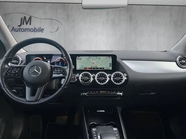 Mercedes-Benz 250 view 13