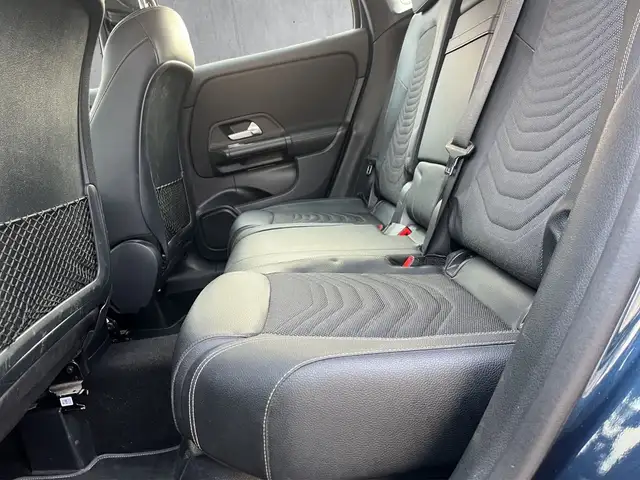 Mercedes-Benz 250 view 12