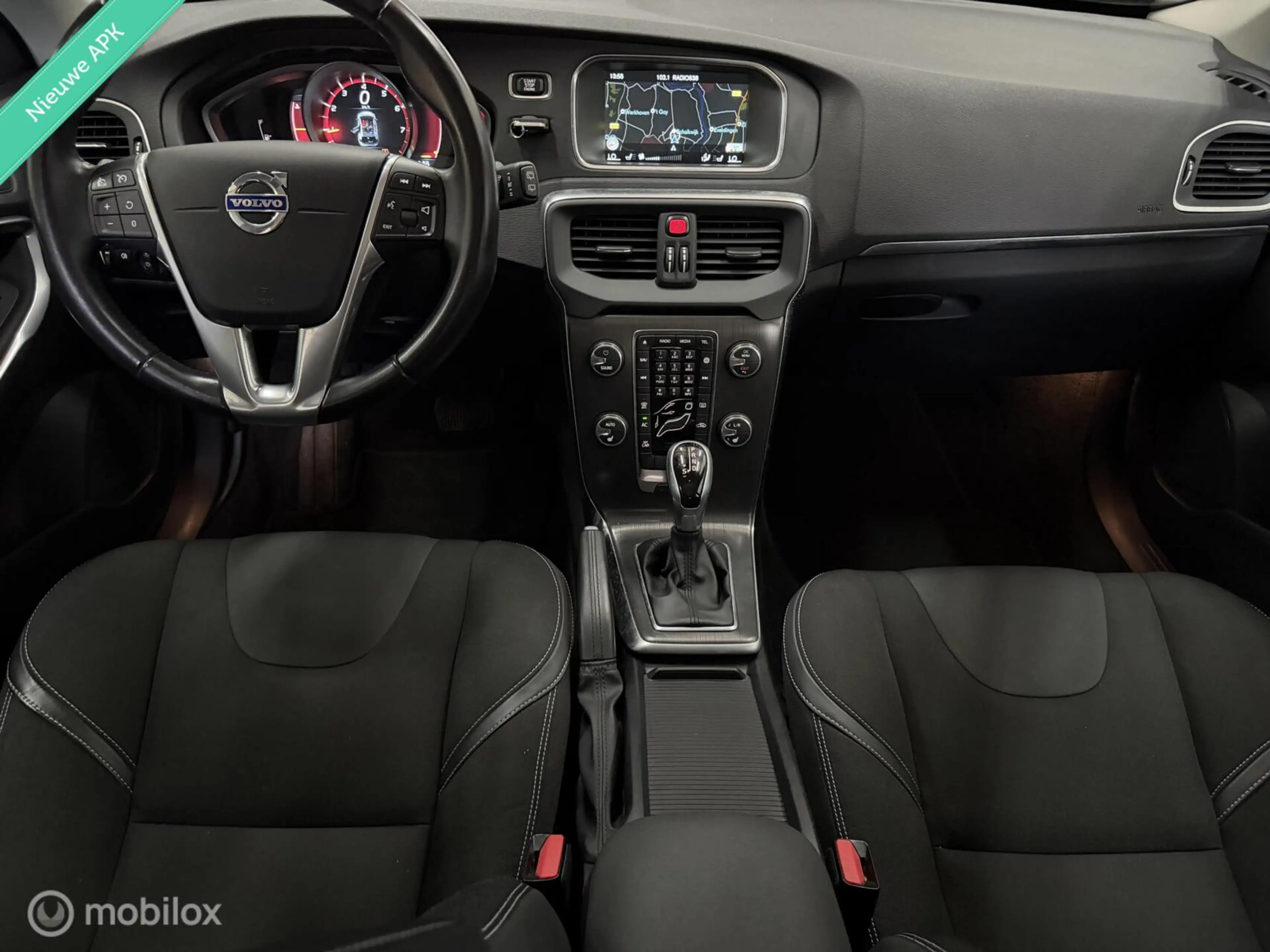 Volvo V40 2.0 T5 Momentum|Clima|Cruise|Xenon|PDC|PDC|245 PK| — photo 11