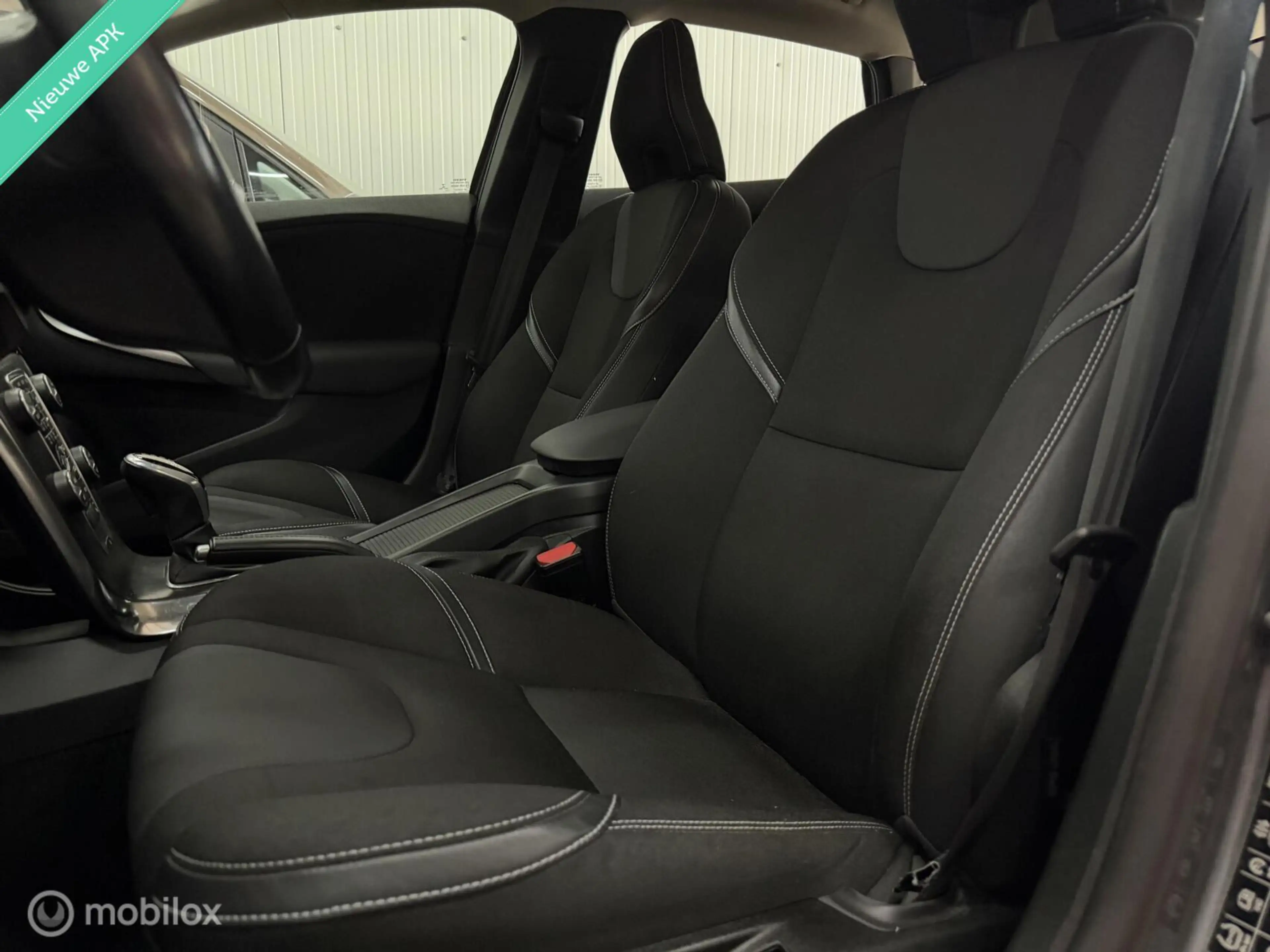 Volvo V40 2.0 T5 Momentum|Clima|Cruise|Xenon|PDC|PDC|245 PK| — photo 19