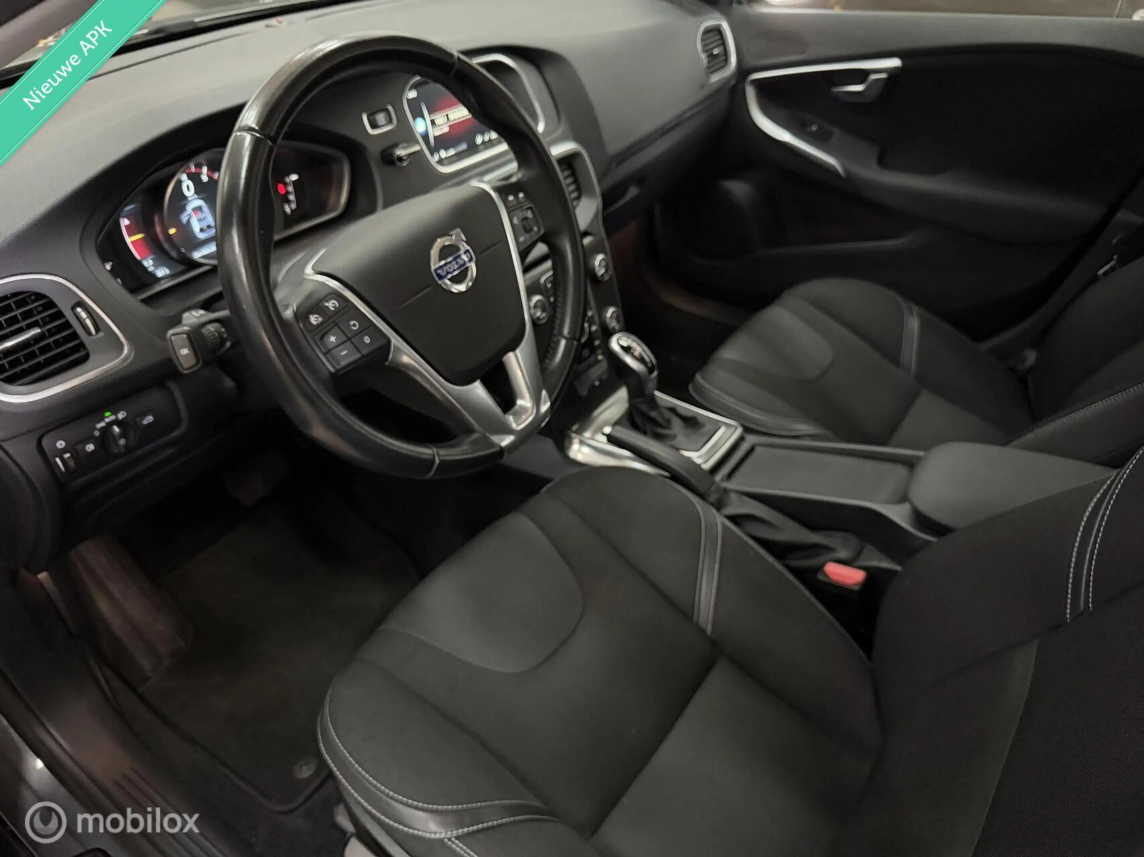 Volvo V40 2.0 T5 Momentum|Clima|Cruise|Xenon|PDC|PDC|245 PK| — photo 3