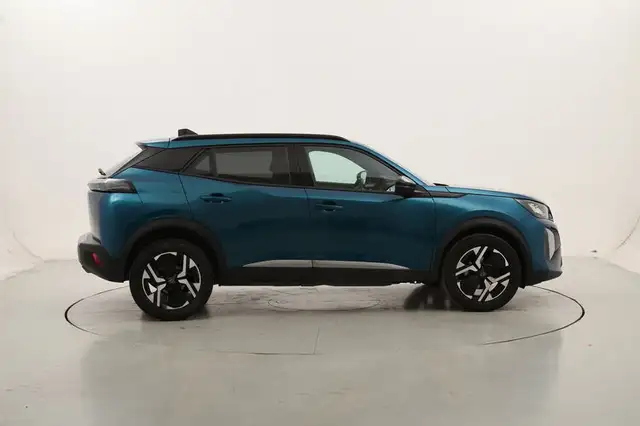 Peugeot 2008 view 6