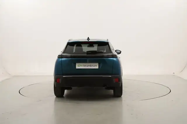 Peugeot 2008 view 4
