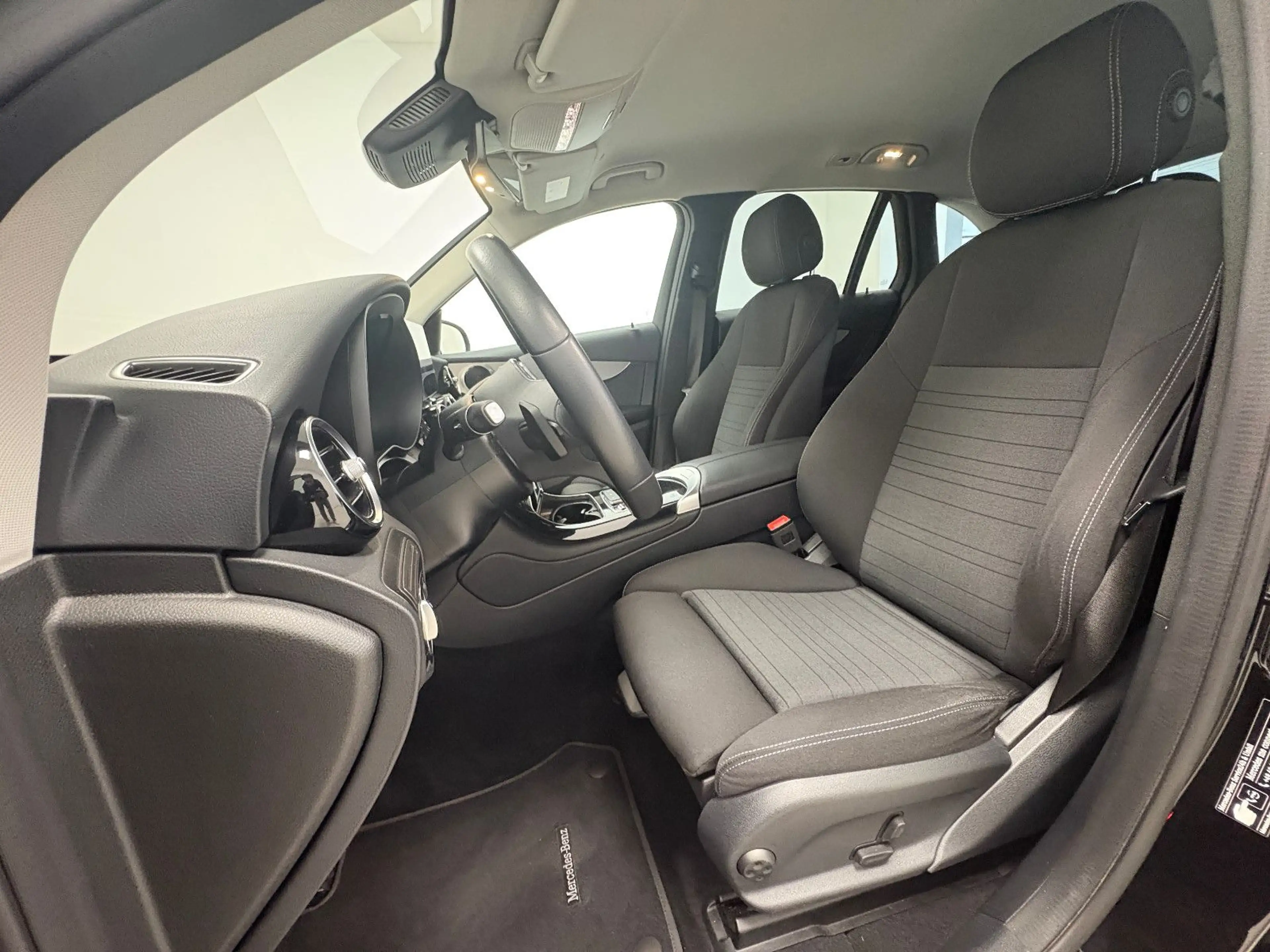 Mercedes-Benz GLC 200 4Matic *AHK*KAMERA* — photo 12