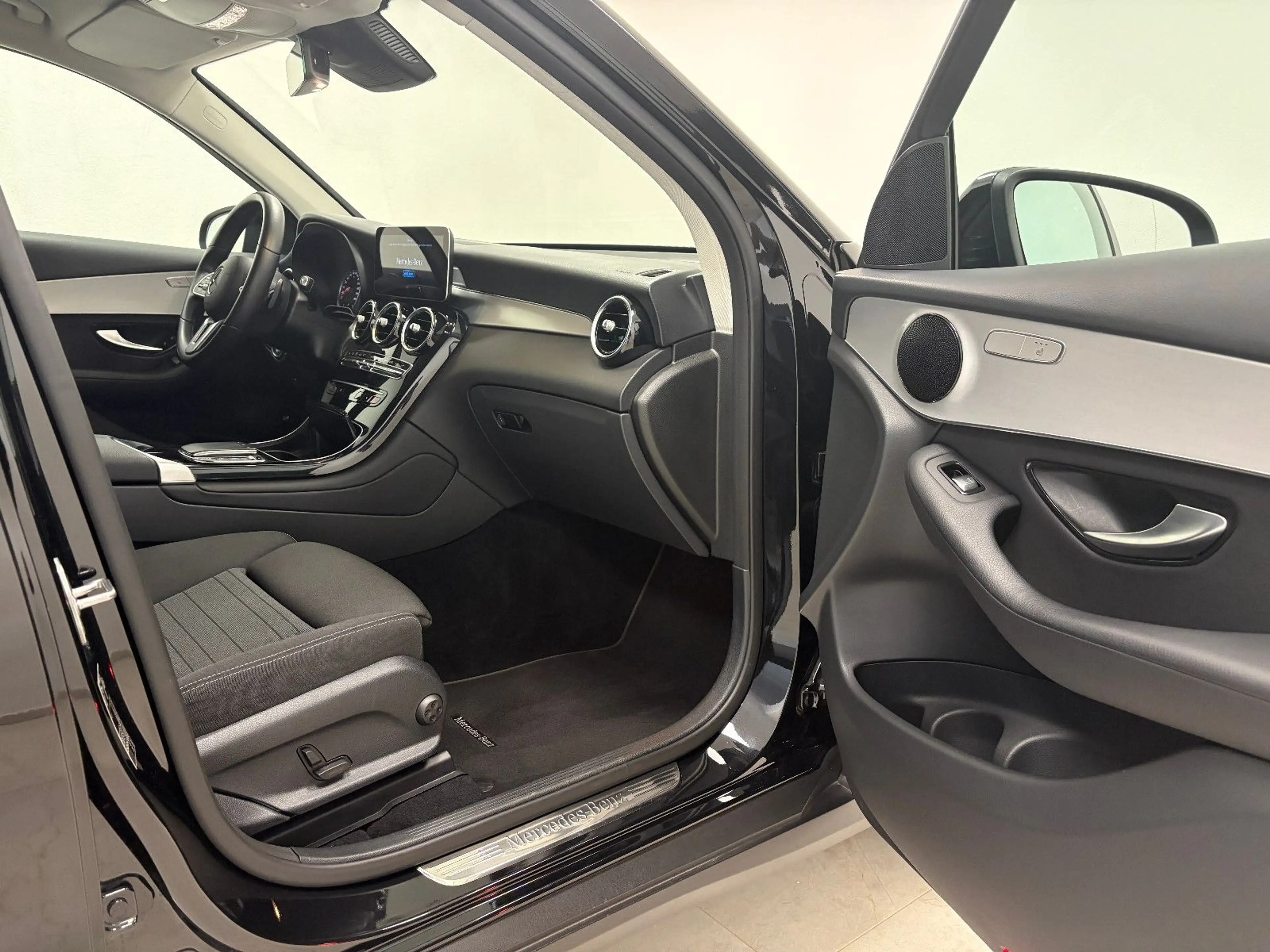 Mercedes-Benz GLC 200 4Matic *AHK*KAMERA* — photo 13