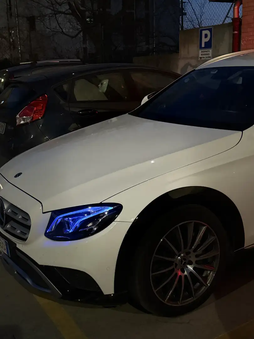 Mercedes-Benz E 220 d 4Matic T All-Terrain 9G-TRONIC Exclusive - 1
