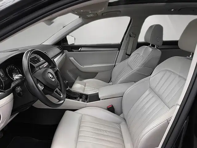 Skoda Superb view 7