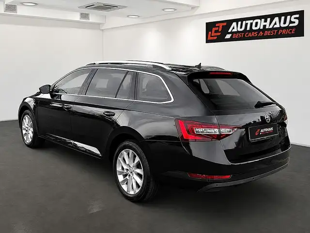 Skoda Superb view 3