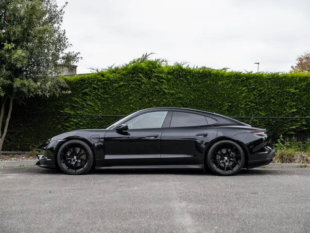 Porsche Taycan view 3