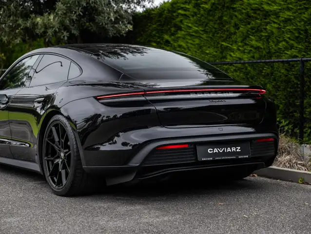 Porsche Taycan view 27