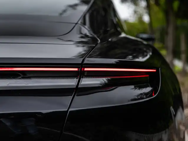 Porsche Taycan view 25