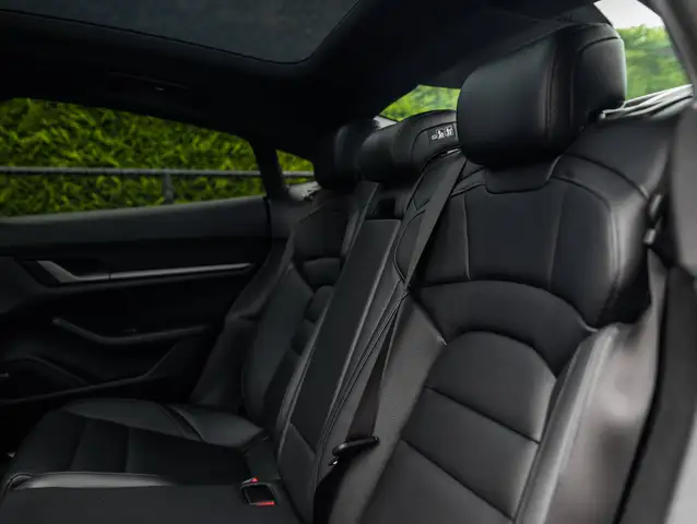 Porsche Taycan view 9