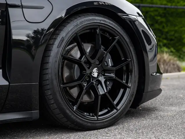 Porsche Taycan view 20