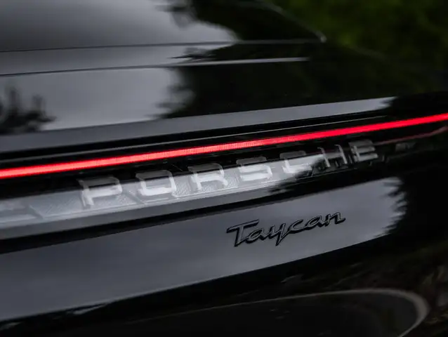 Porsche Taycan view 22