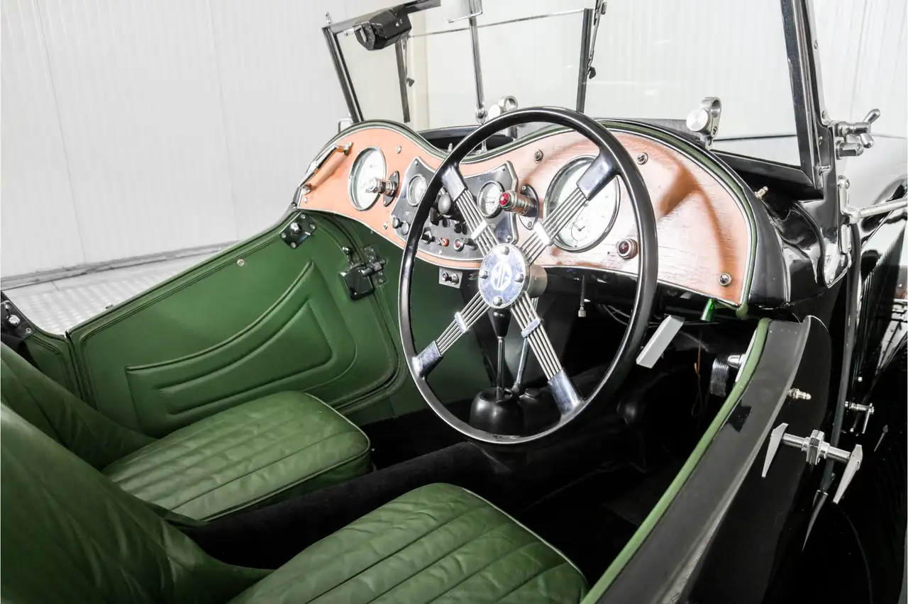 MG TC 1400cc met vijf versnellingsbak, foto 11