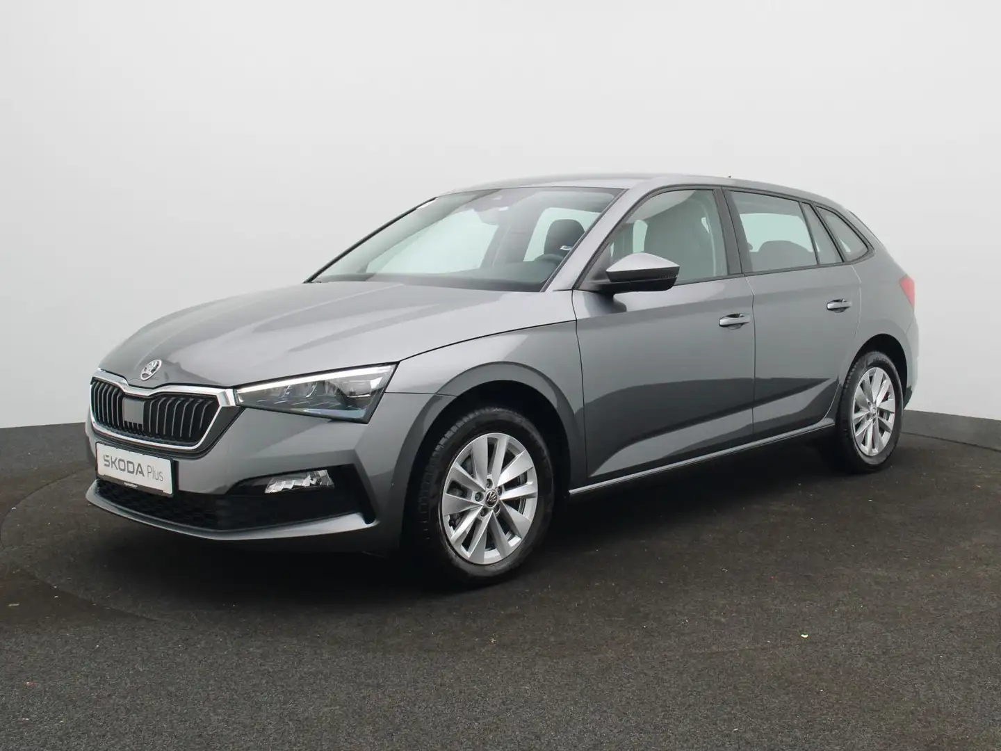 Skoda Scala Ambition 1.5 TSI DSG/ ACC, LED, Navi, PDC Grijs - 2