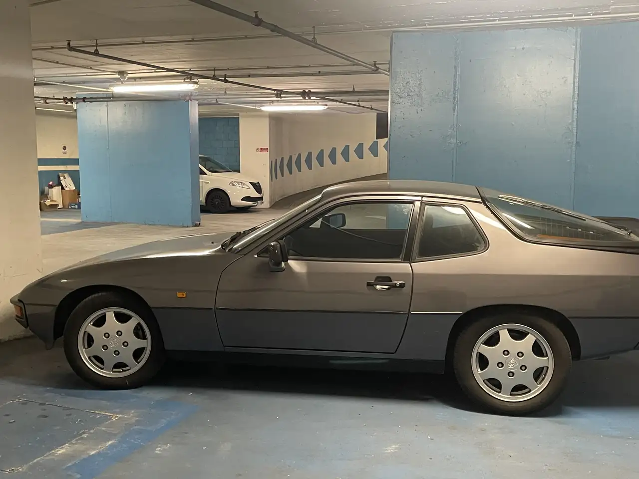 Porsche 924 2.0 Turbo, foto 2