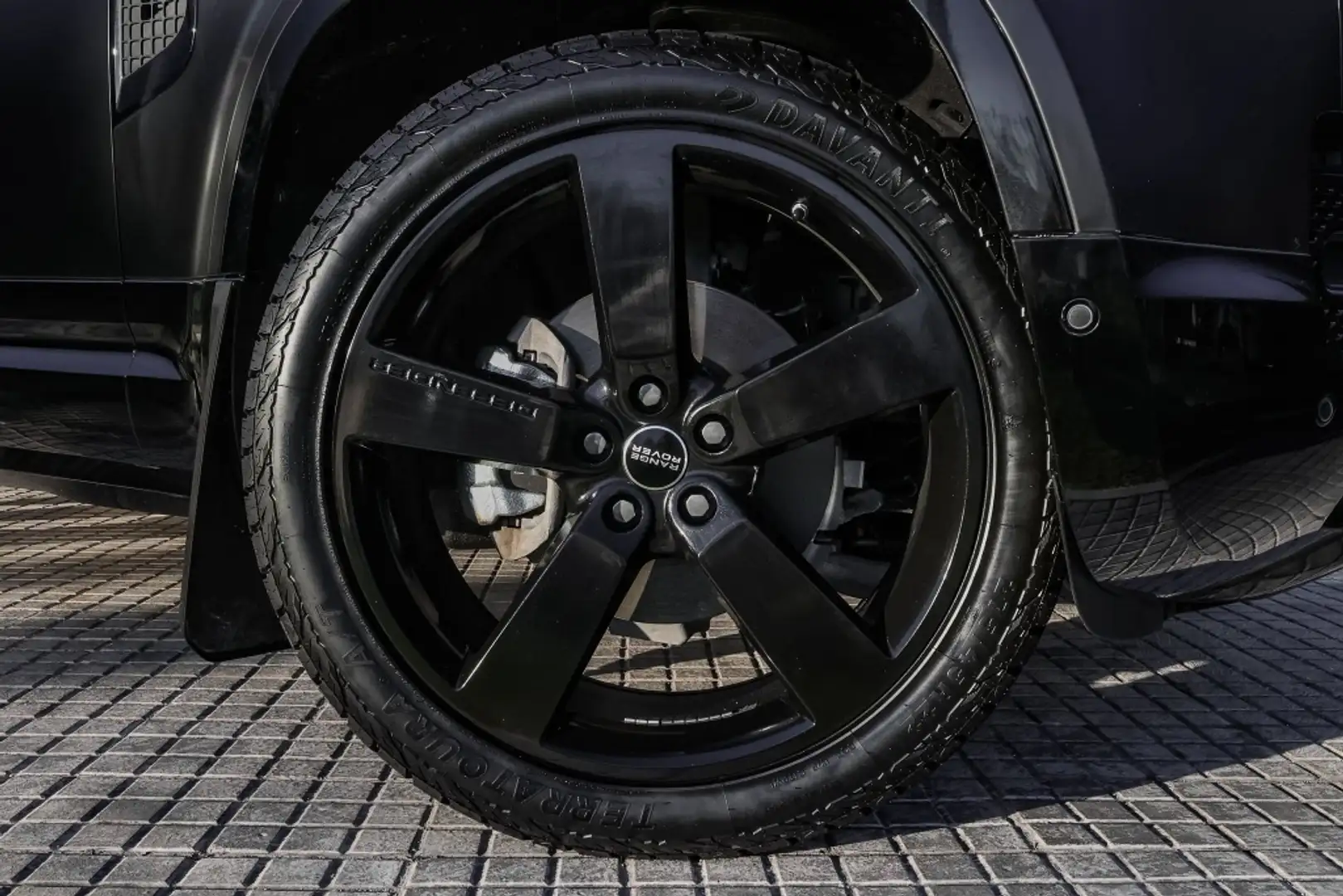 Land Rover Defender 90 3.0D l6 MHEV S AWD Aut. 250 Negro - 2