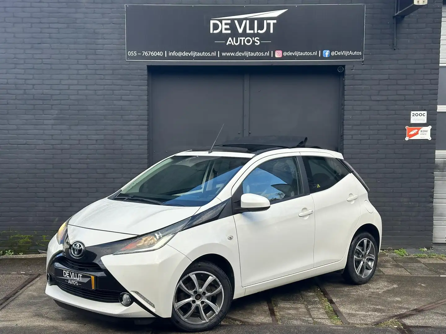 Toyota Aygo 1.0 VVT-i x-wave | Cabrio | Airco | Elek Raam | Mu Wit - 2