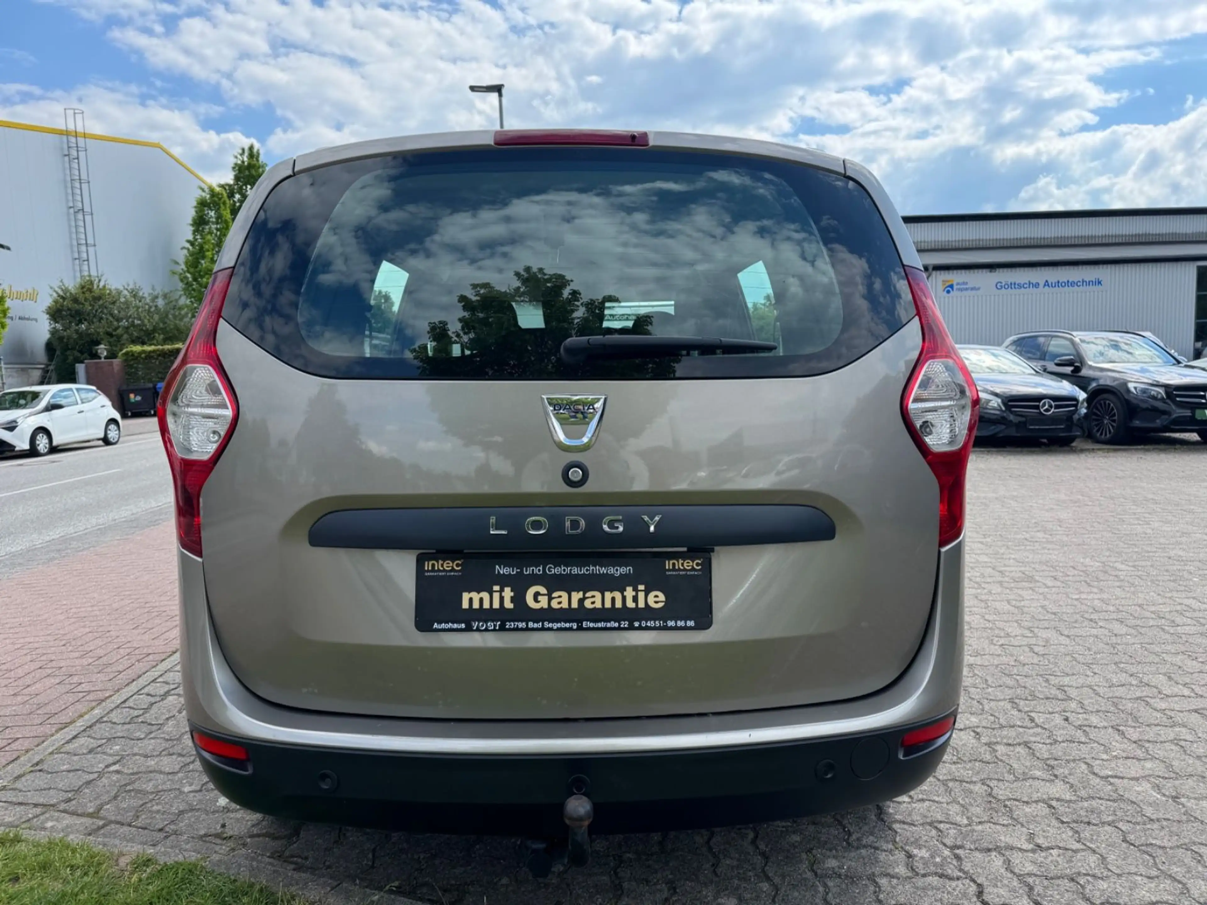 Dacia Lodgy Prestige KLIMA/AHK/TEMP/NAVI/PDC — photo 5