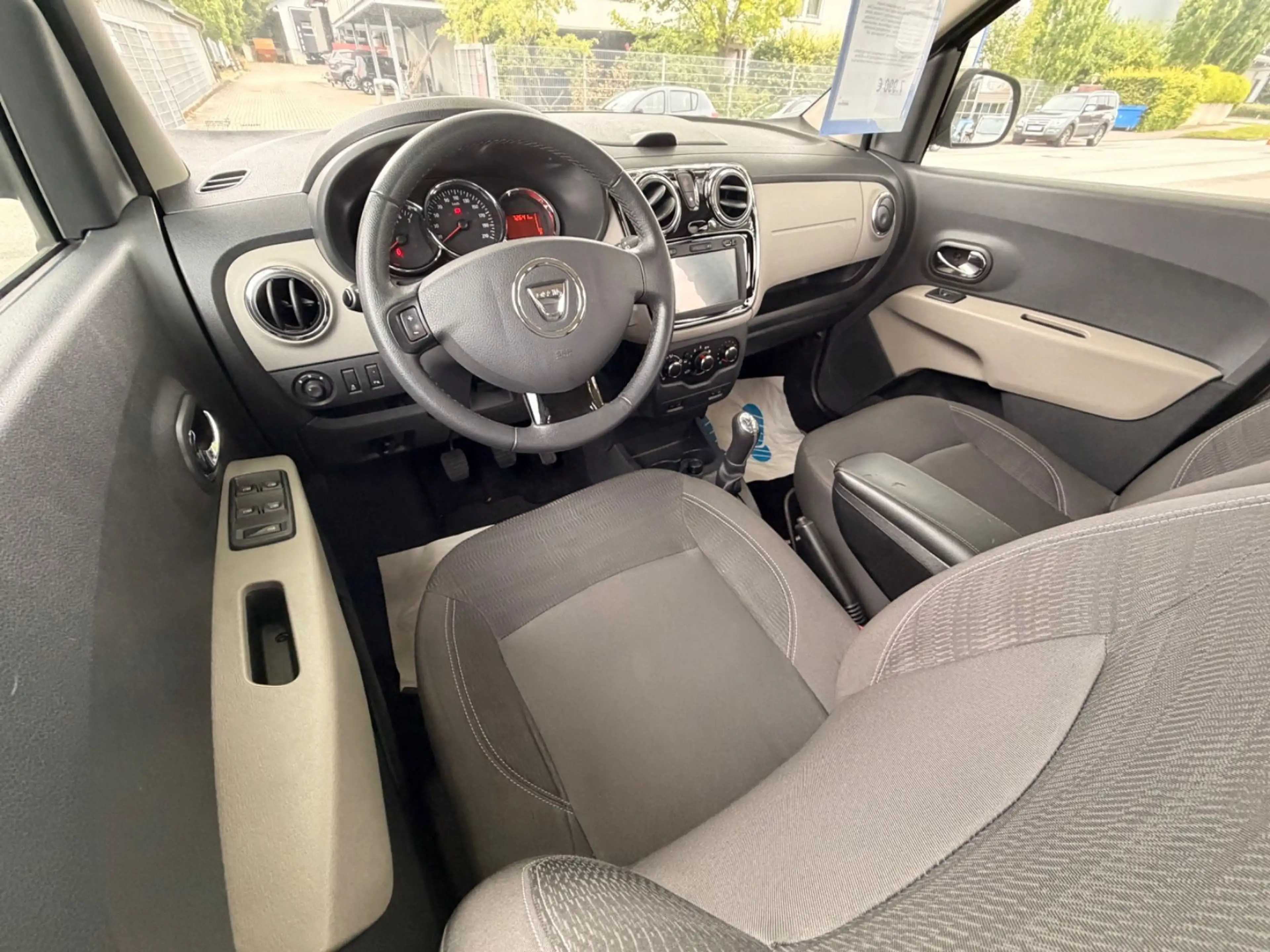 Dacia Lodgy Prestige KLIMA/AHK/TEMP/NAVI/PDC — photo 10
