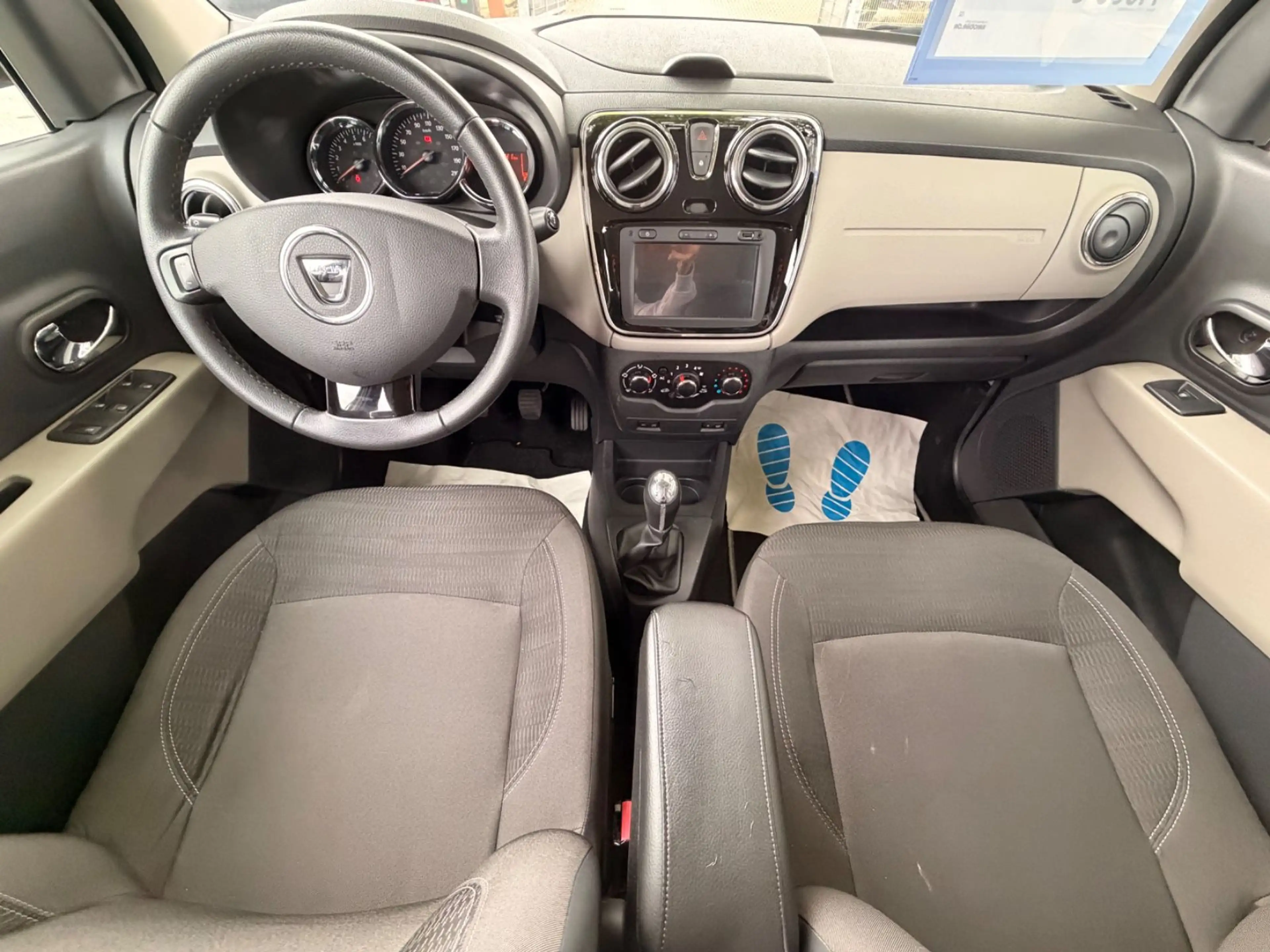 Dacia Lodgy Prestige KLIMA/AHK/TEMP/NAVI/PDC — photo 11