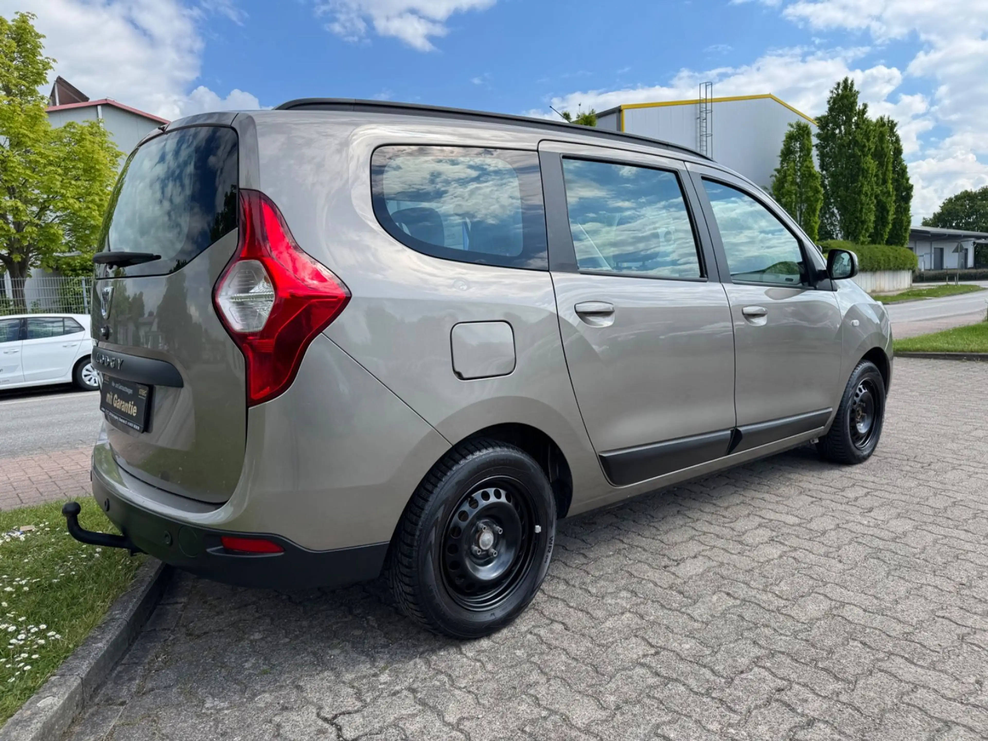 Dacia Lodgy Prestige KLIMA/AHK/TEMP/NAVI/PDC — photo 4
